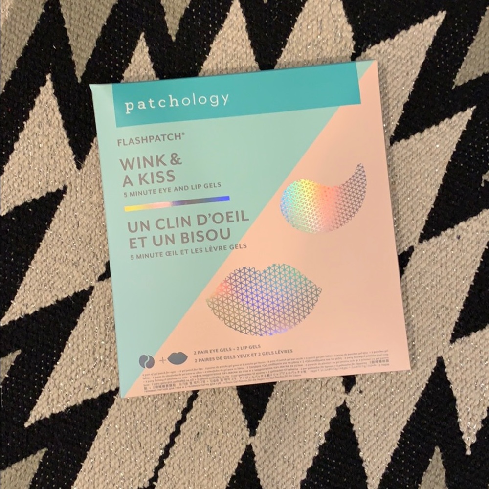 Patchology Wink & a kiss flashpatch hydrogels